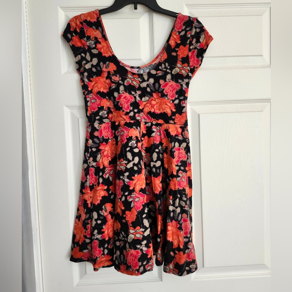 Cute and Vibrant Fit and Flare Scoopneck Mini dress